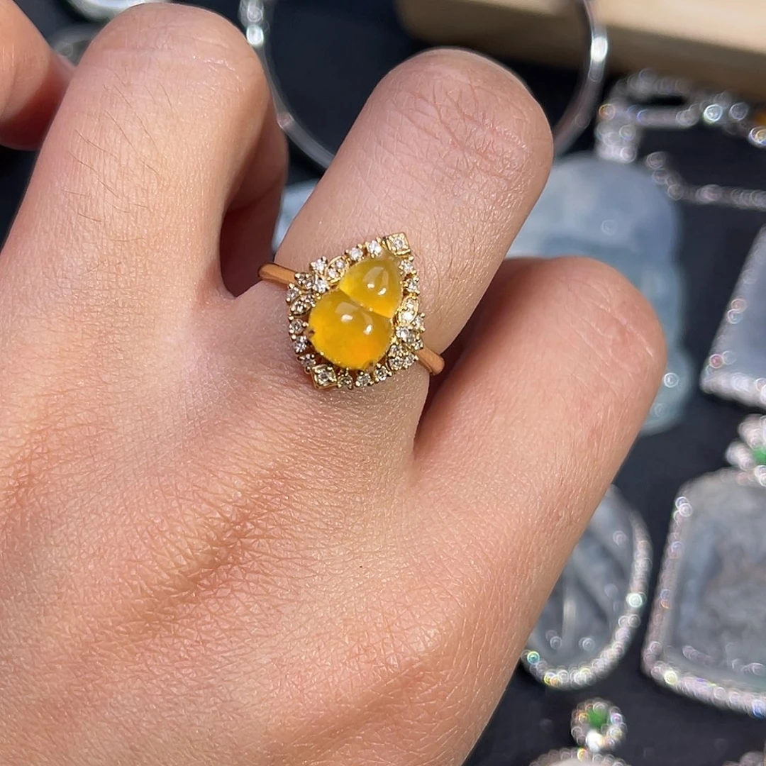 翡翠18K金镶嵌戒指葫芦