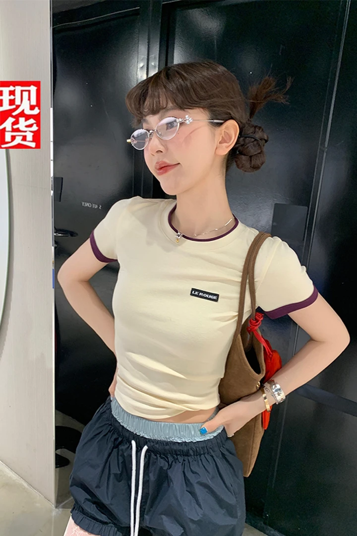 周美美  少女miu 系字母徽标复古正肩假两件显瘦短袖T恤