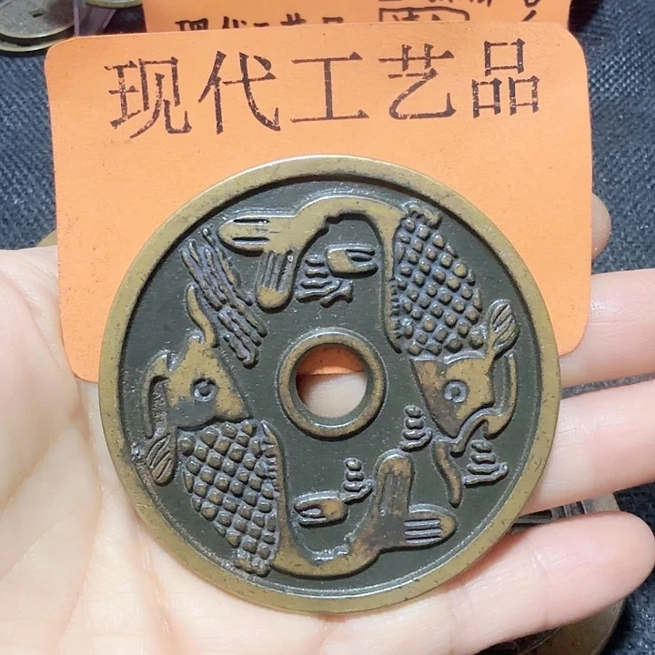 捷***犬铜花钱现代工艺品