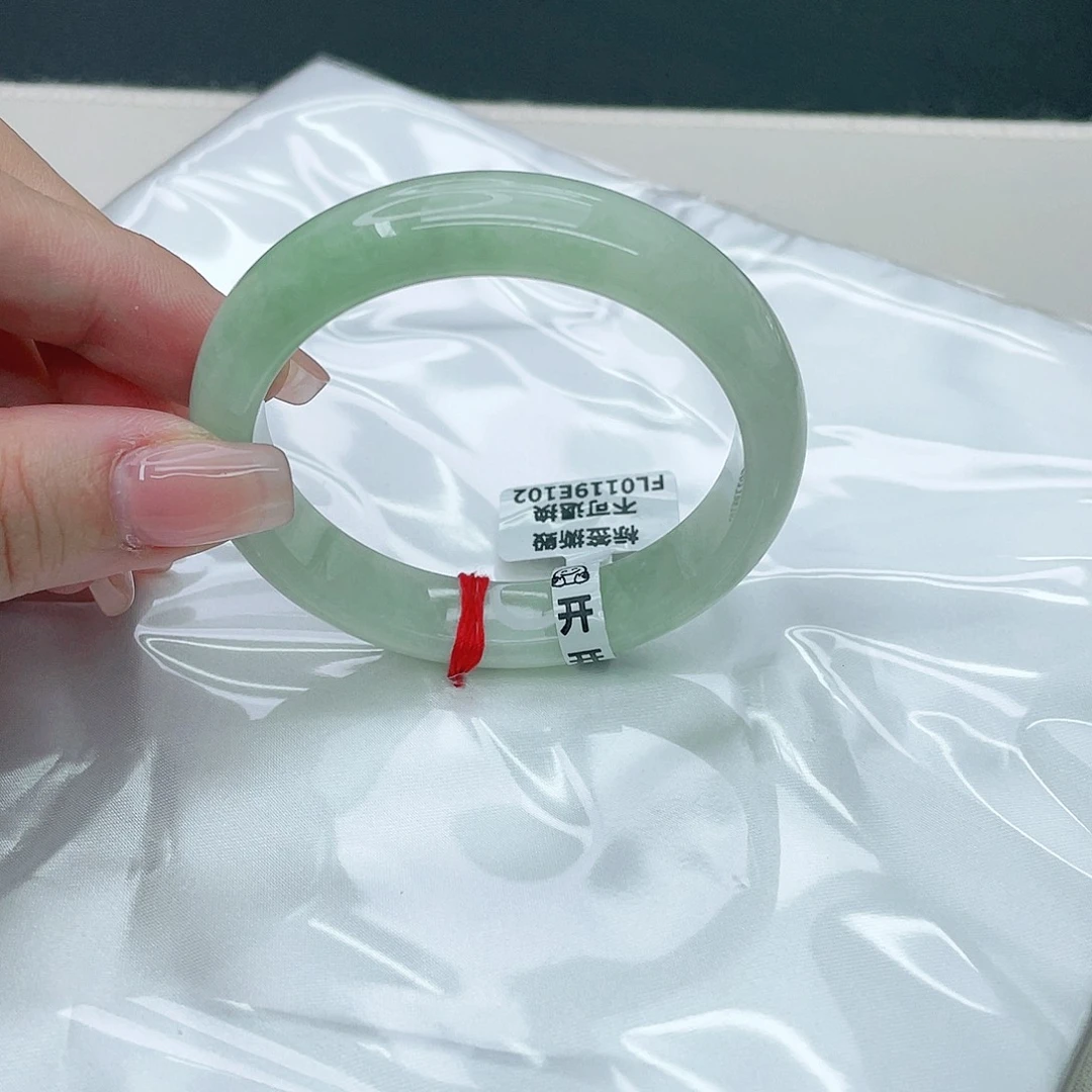翡翠手镯未镶嵌正54.6