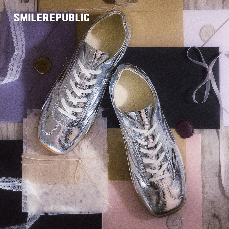 SMILEREPUBLIC 亮银色蝴蝶结侧标低帮方头德训鞋潮流百搭
