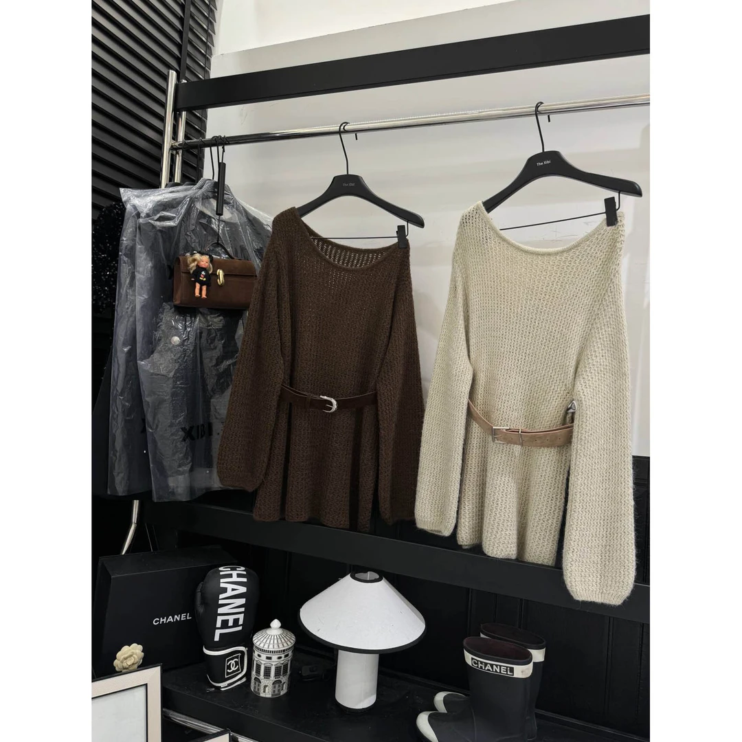 现现！配腰带【慵懒风收腰露肩毛衣上衣】镂空设计感斜肩长袖针织衫