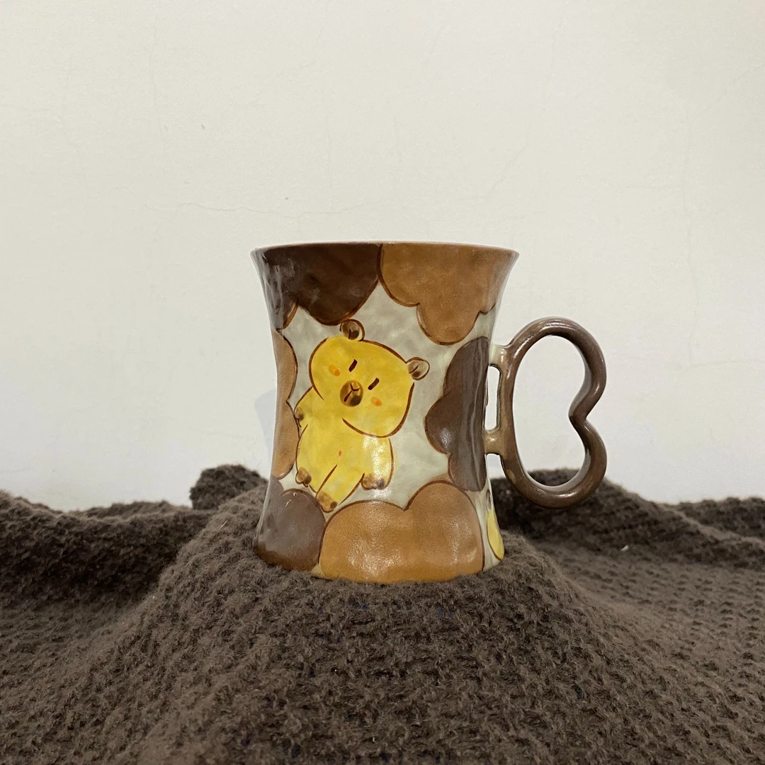 景德镇陶瓷手工小黄熊收腰长筒圆口杯