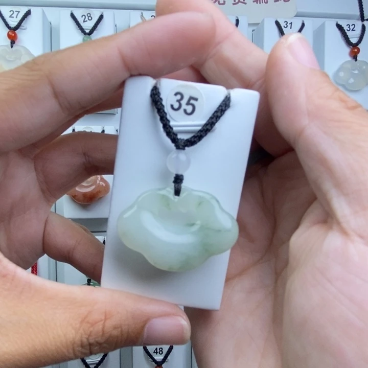 一***安石英质玉未镶嵌颈饰