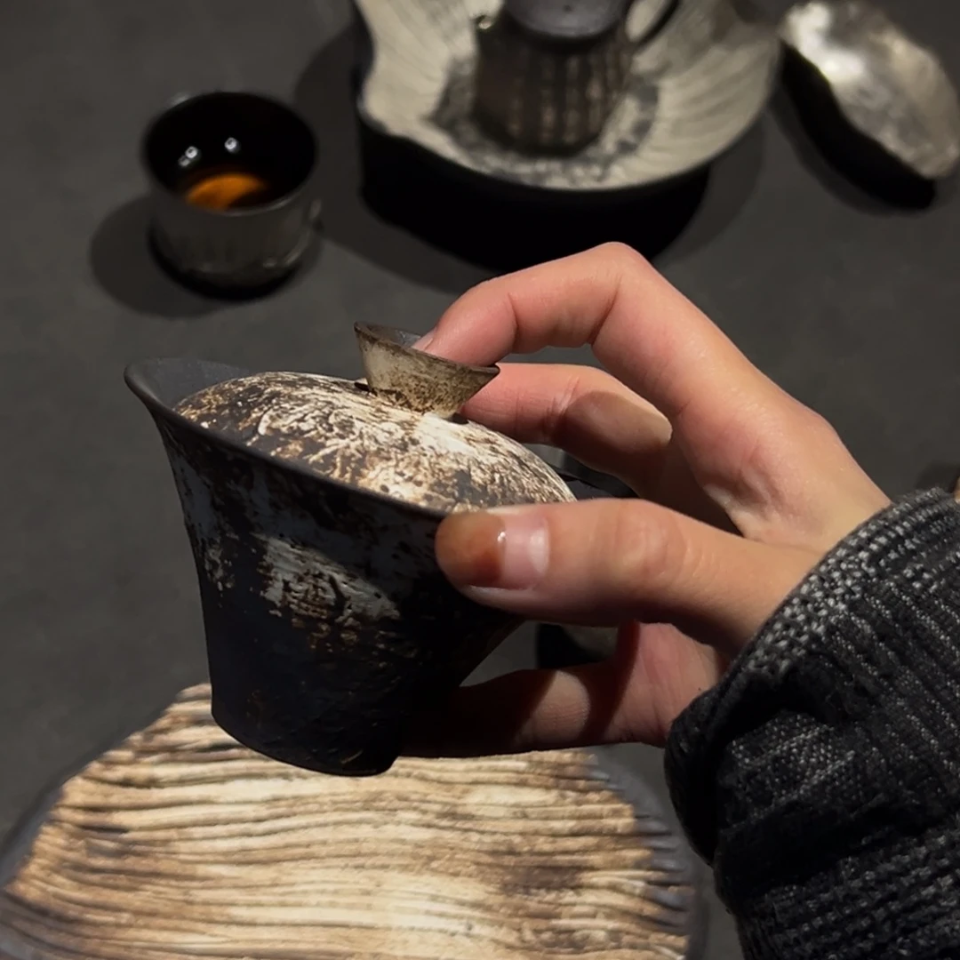 摆件陶瓷。        陶瓷。
