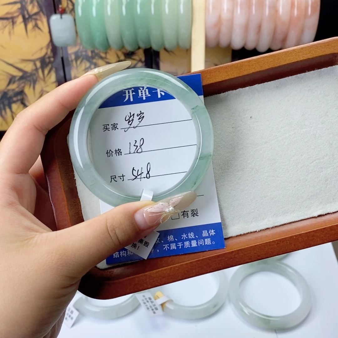 石英质玉未镶嵌手镯闪拍链接 一物一拍