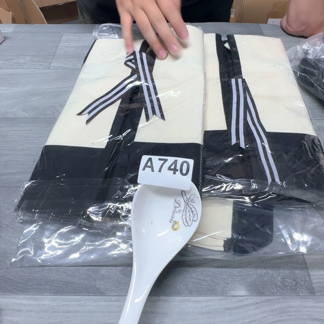 紫砂陶瓷艺术工艺品……两个