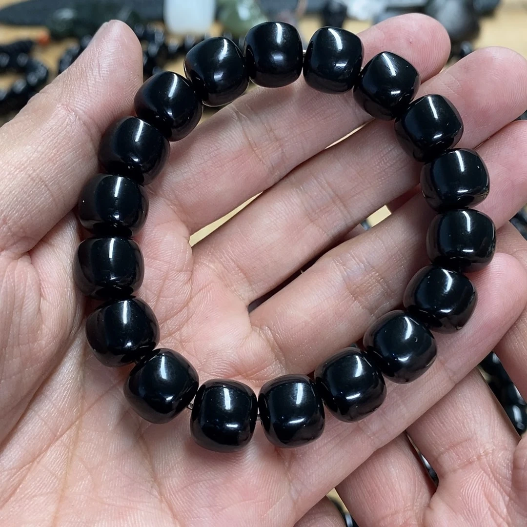 哇***呜和田玉未镶嵌手链