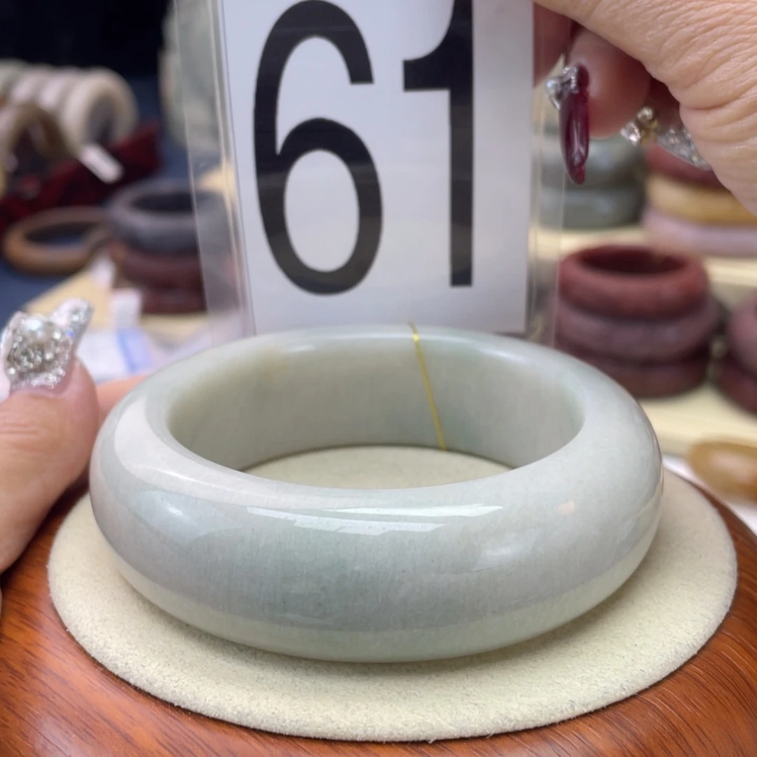 【闪购商品】石英质玉手镯未镶嵌