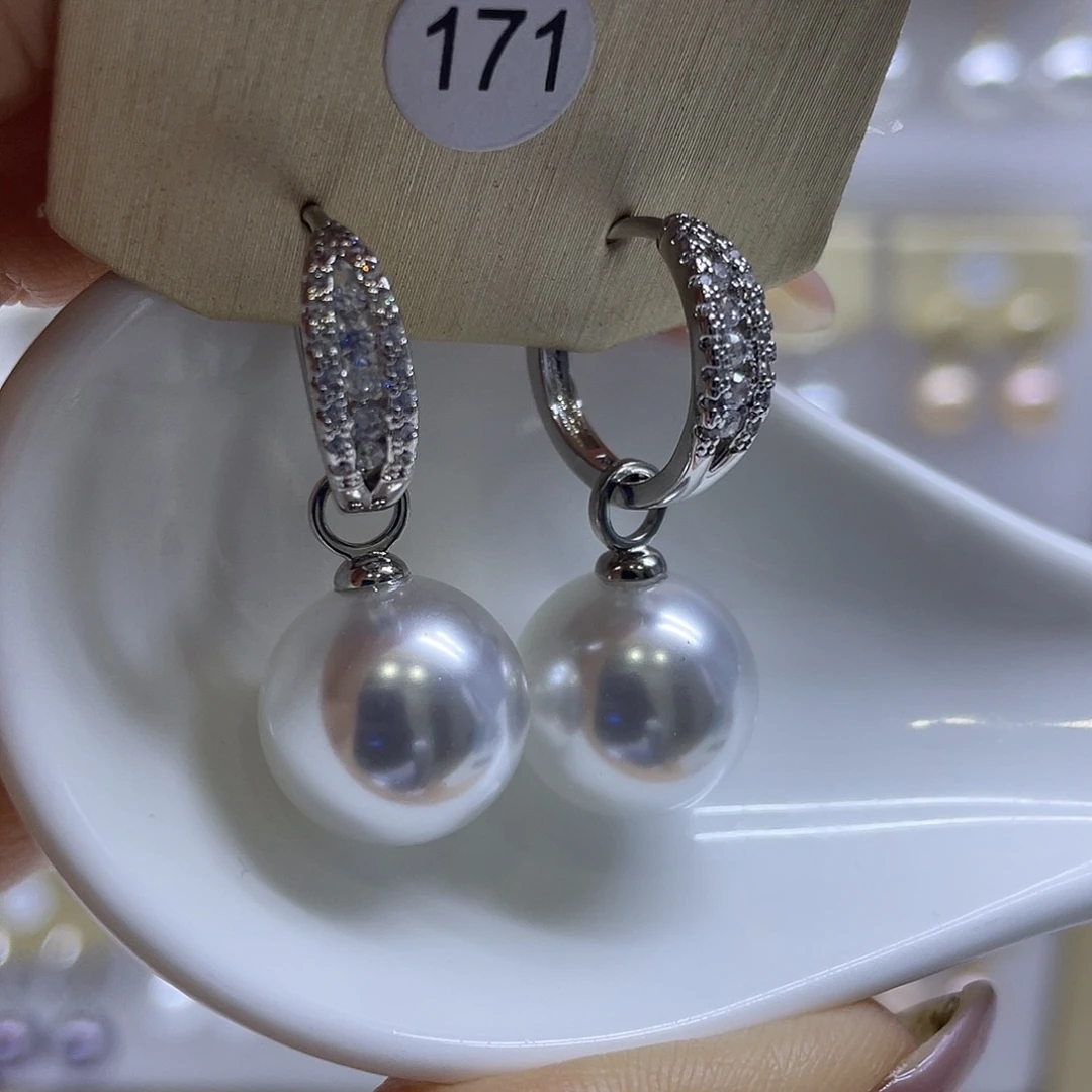 淡水珍珠耳饰未镶嵌
