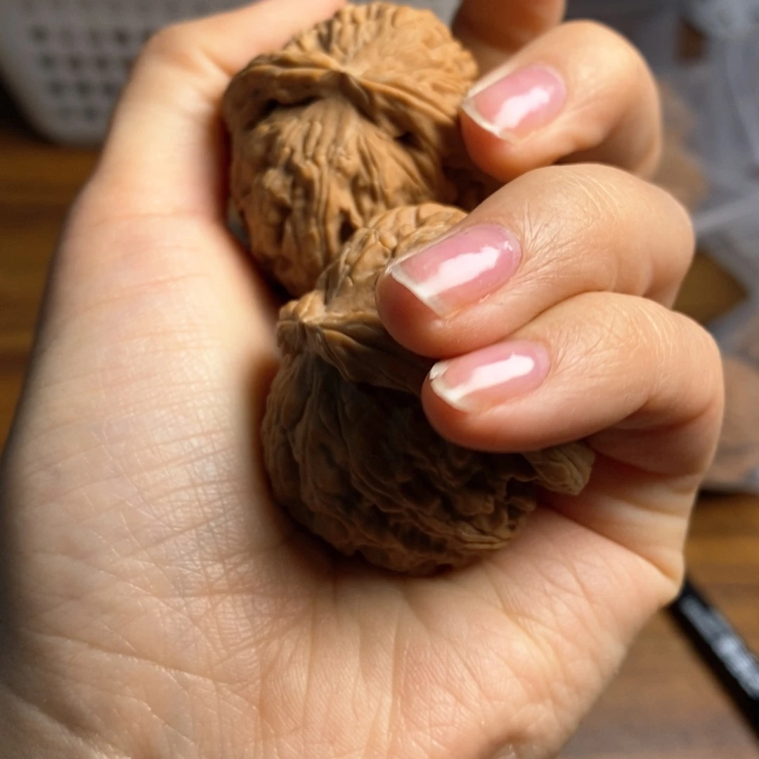 文玩核桃吊坠曌****心白狮