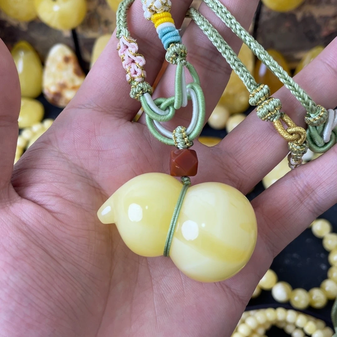 琥珀未镶嵌裸石俄料白花蜡葫芦