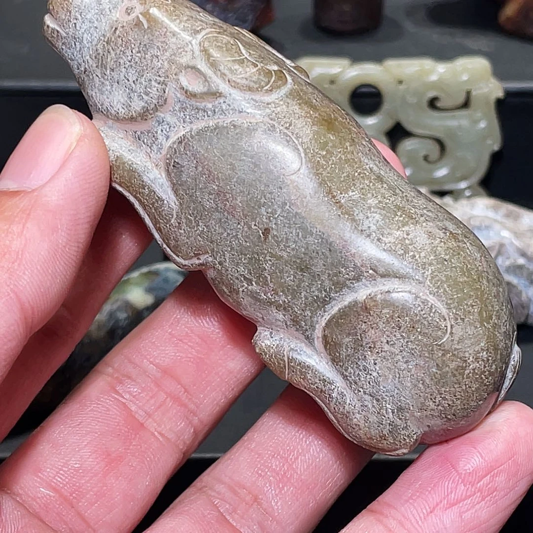 王***虎和田玉（糖玉）未镶嵌挂件