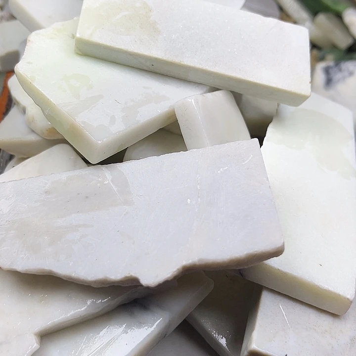 未镶嵌和田玉挂件石**友