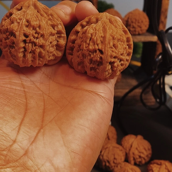 42三角白，红皮果骨直好