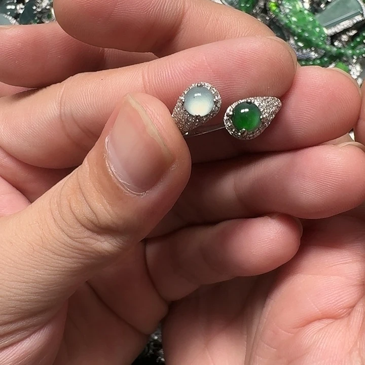 翡翠未镶嵌颈饰天然A货翡翠放漏