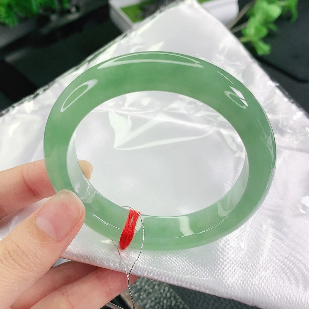 翡翠未镶嵌手镯54圈