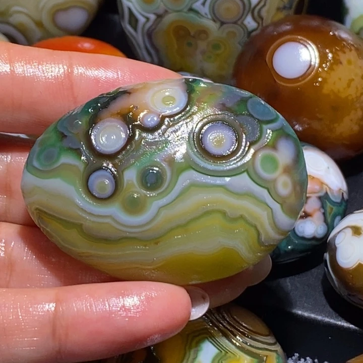 玛瑙/玉髓未镶嵌珠宝奇石40