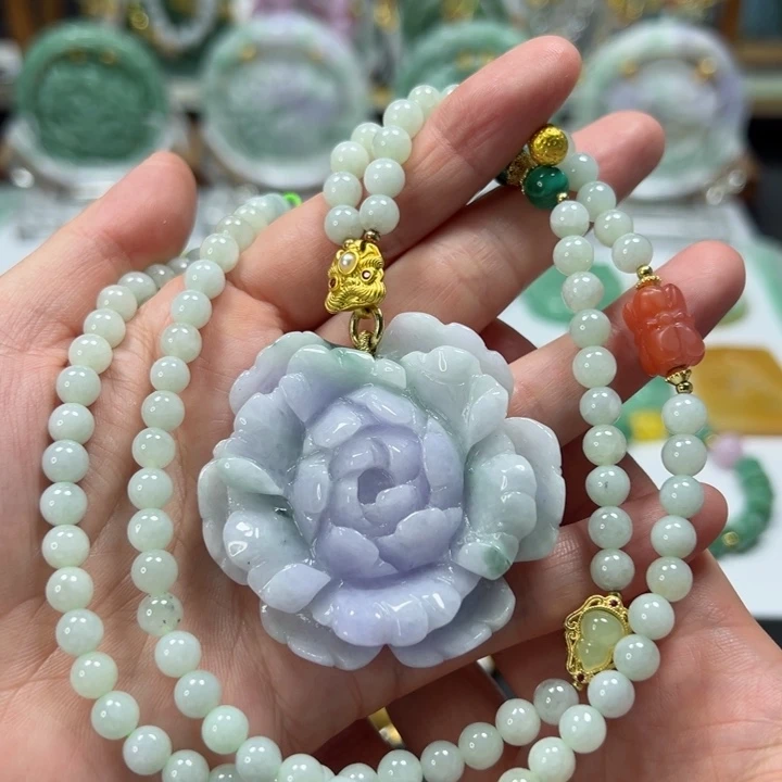 颈饰未镶嵌翡翠吊坠