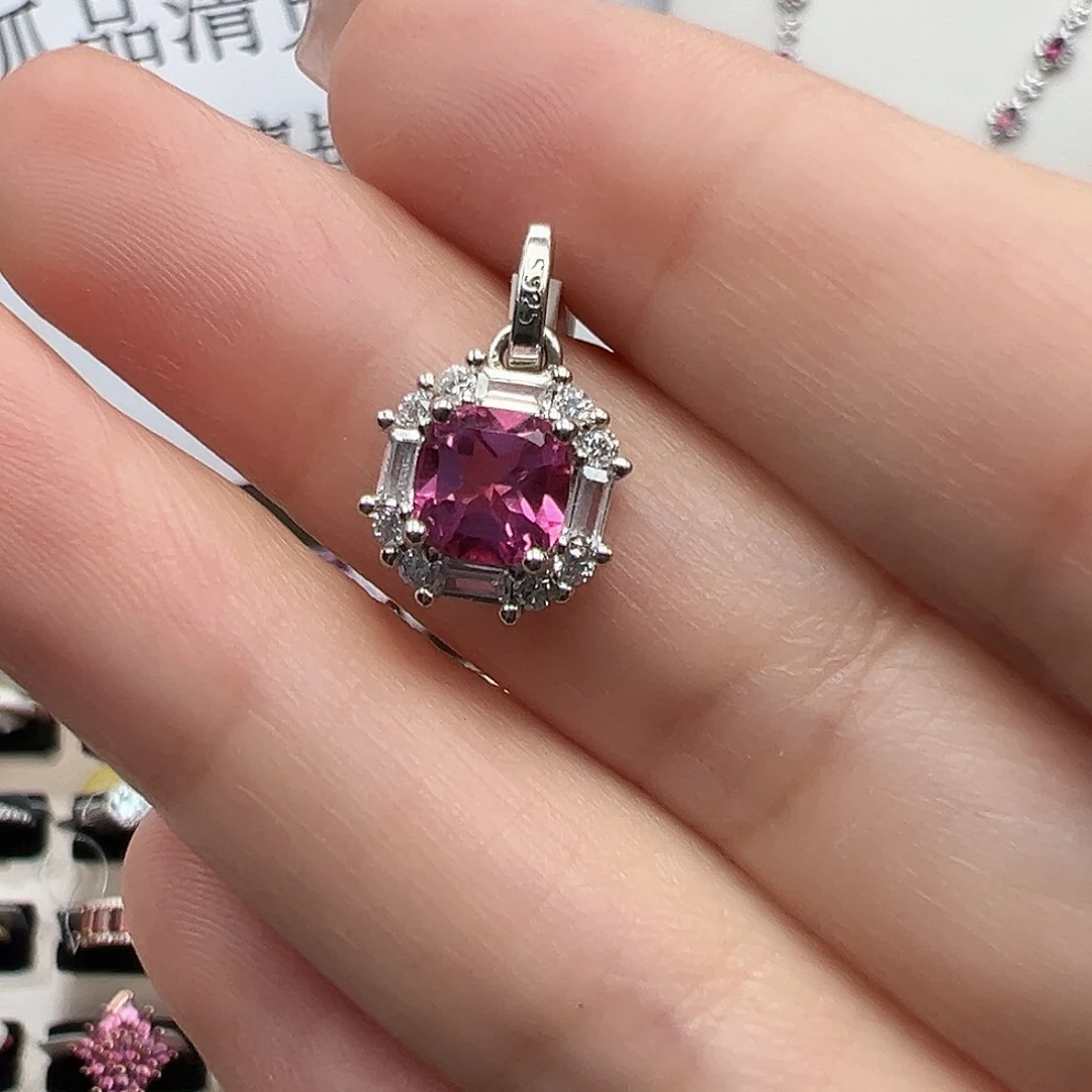 银S925镶嵌颈饰托帕石