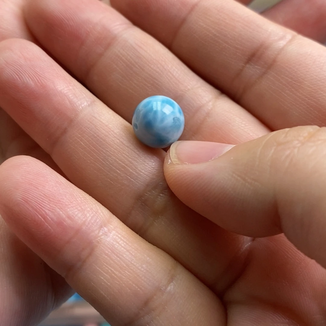 未镶嵌针钠钙石（海纹石）颈饰做****王