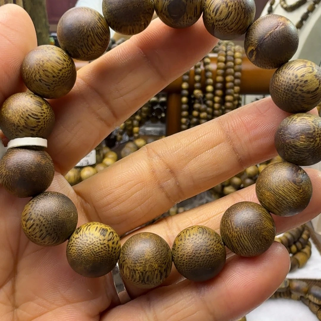 P***e沉香碎屑沉香奇楠沉香单圈14mm18g