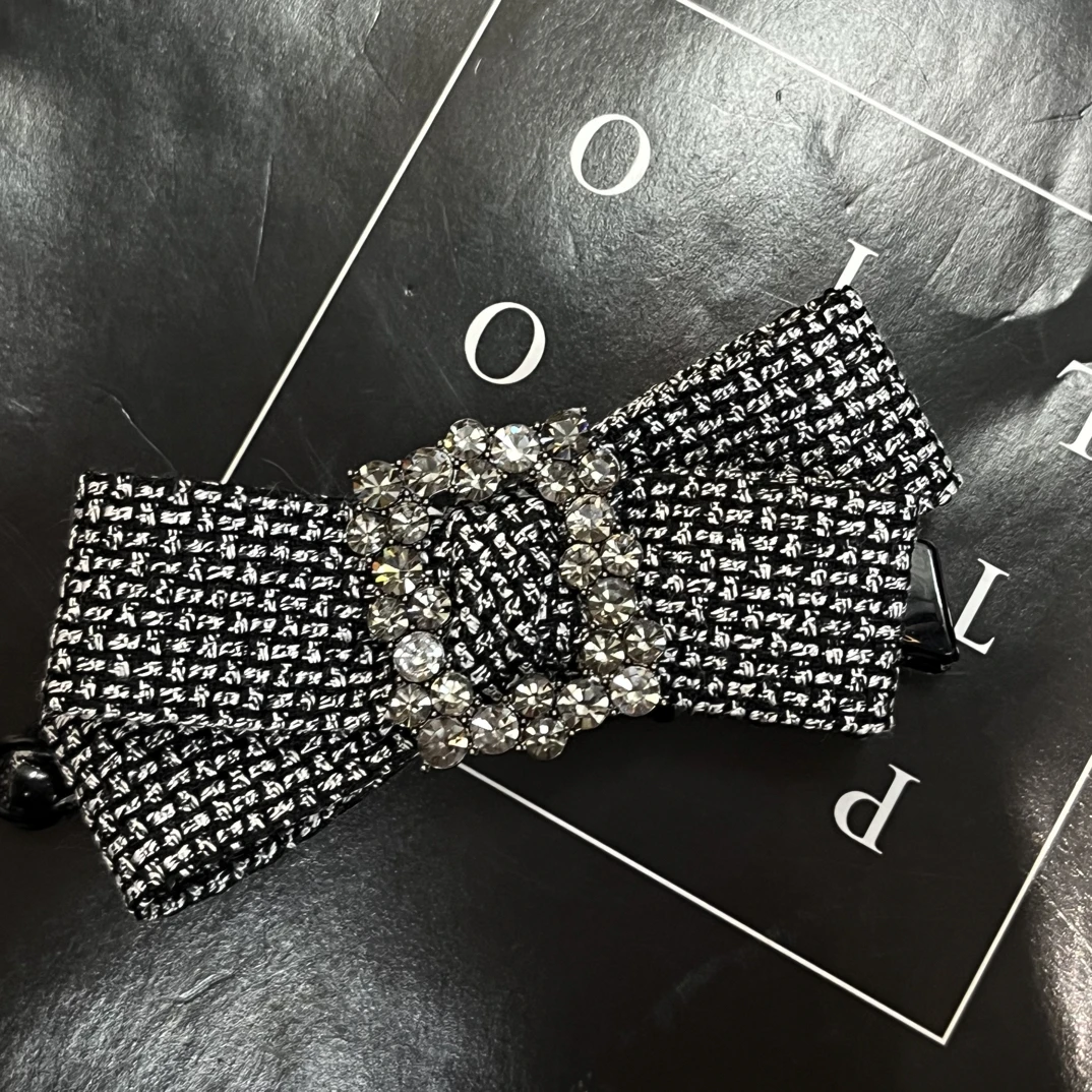 P39黑蝴蝶织带方块香蕉夹