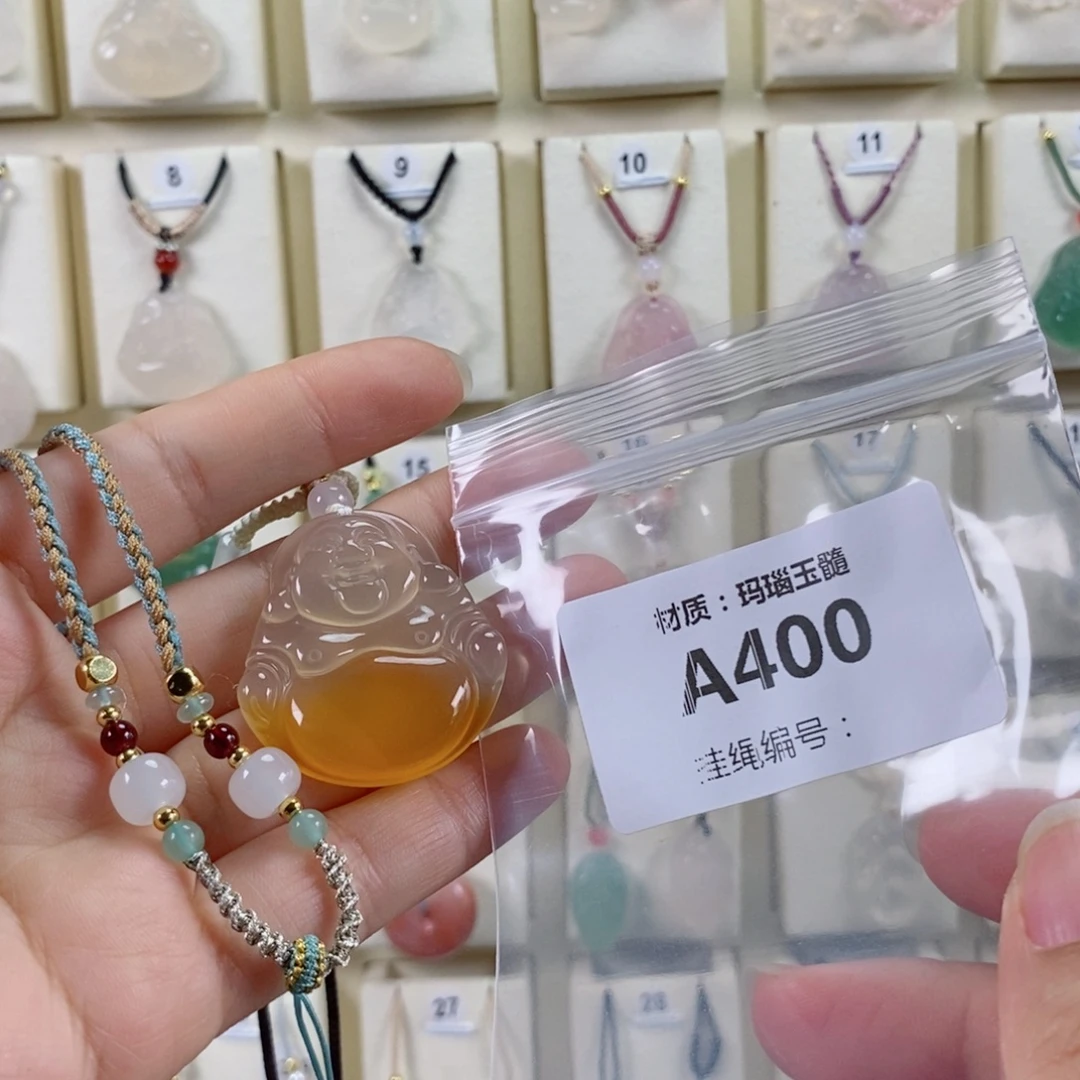 稳****玛瑙/玉髓未镶嵌颈饰