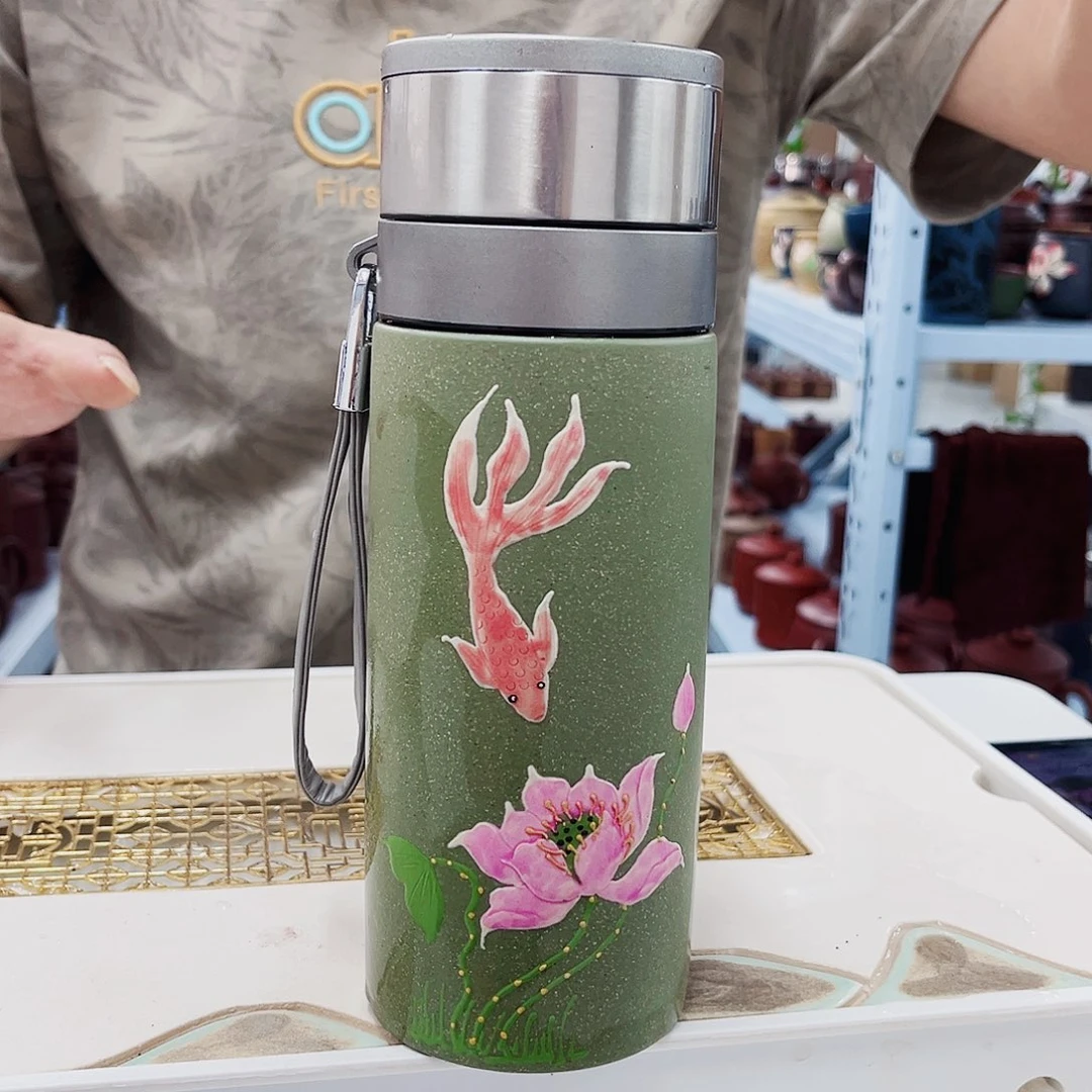 茶杯紫砂豆青沙“年年有鱼”银色弹盖