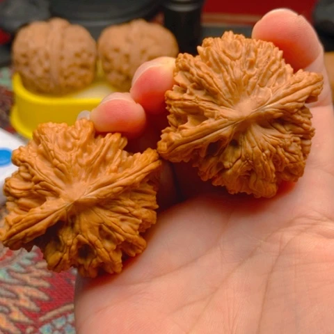 宝***好把件文玩核桃至尊虎