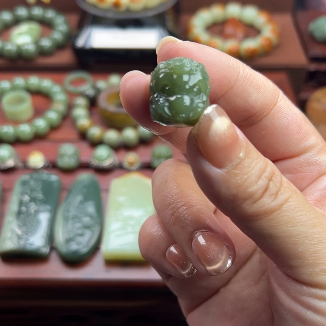 岫岩老玉（透闪石质玉）配饰未镶嵌