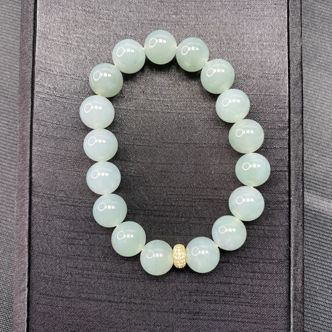 29天然缅甸翡翠A货冰绿手串/101656北京中保拍卖
