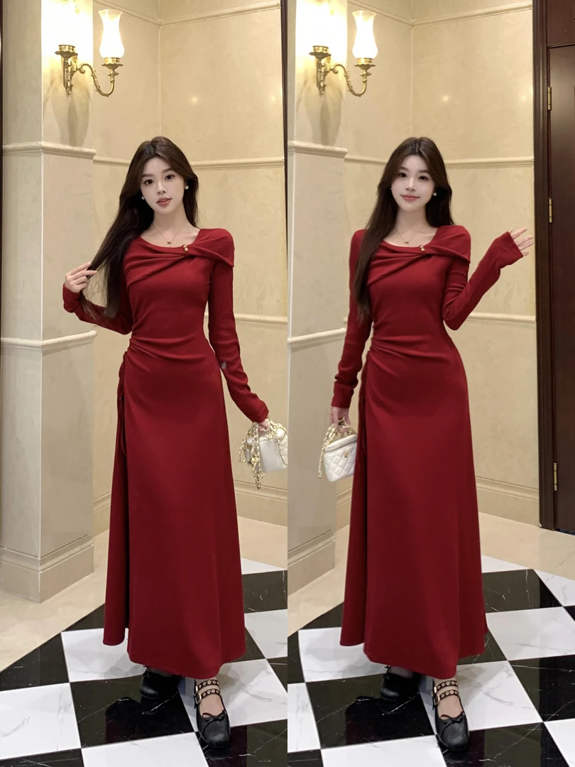 大码红色针织长袖连衣裙2025秋冬胖MM赫本风收腰显瘦回门礼服长裙