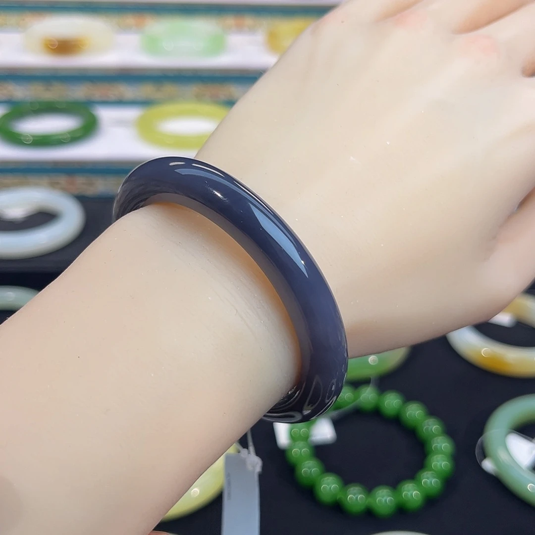 未镶嵌手镯和田玉-葡萄紫手镯