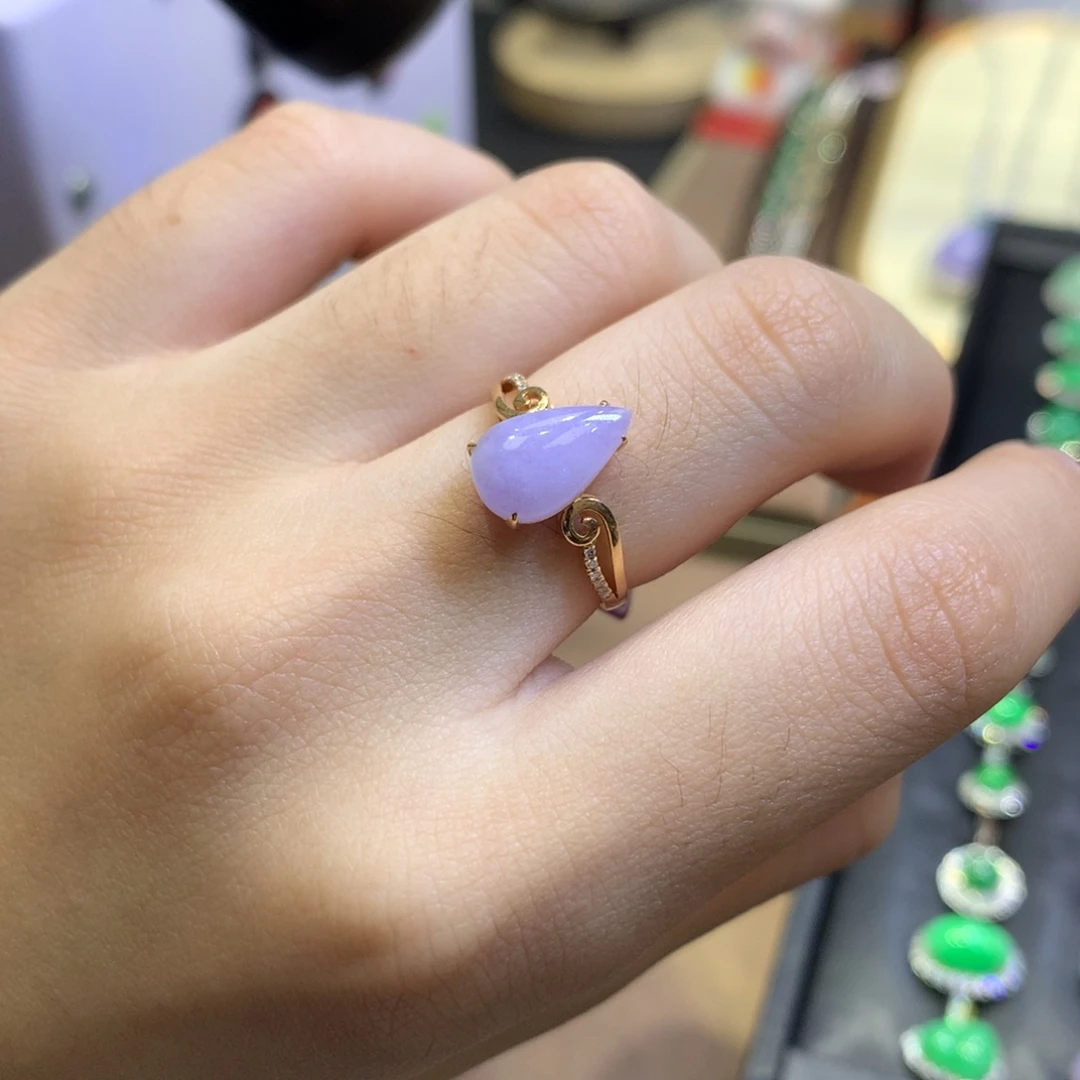 翡翠18K金镶嵌颈饰翡翠