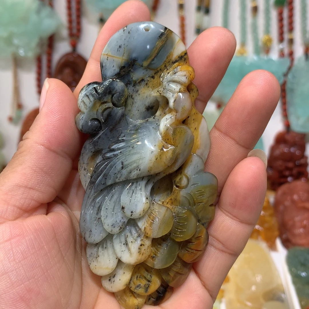 蛇纹石玉未镶嵌颈饰