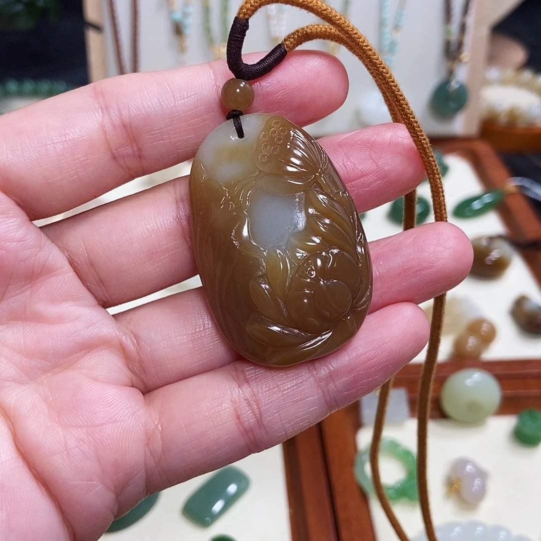 颈饰未镶嵌和田玉