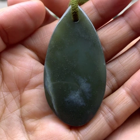 【闪购商品】未镶嵌透闪石质玉挂件