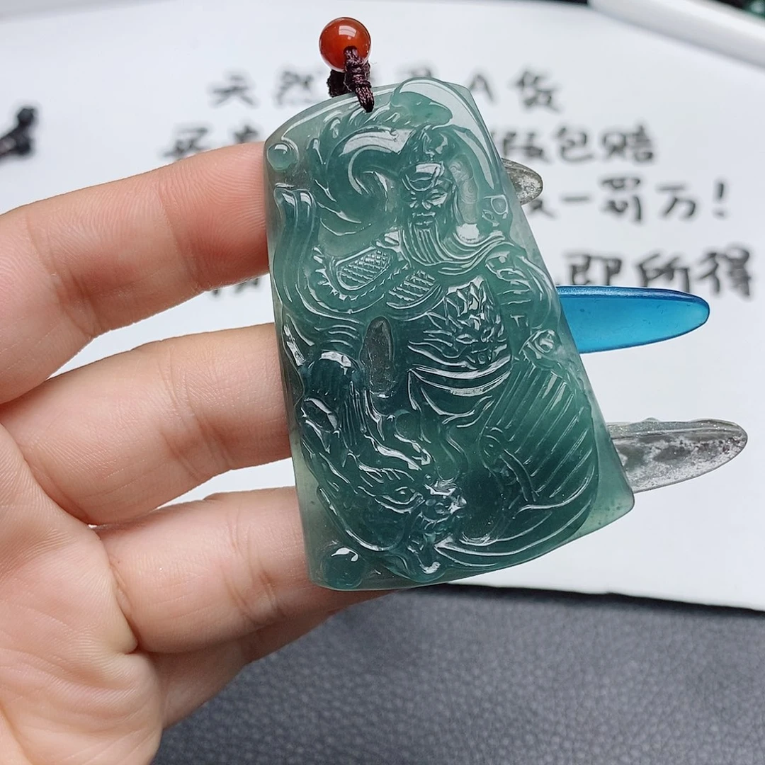 翡翠未镶嵌颈饰