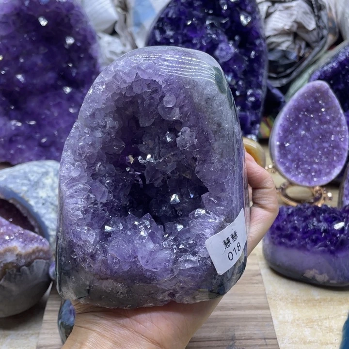 未镶嵌水晶大型摆件（非配饰）