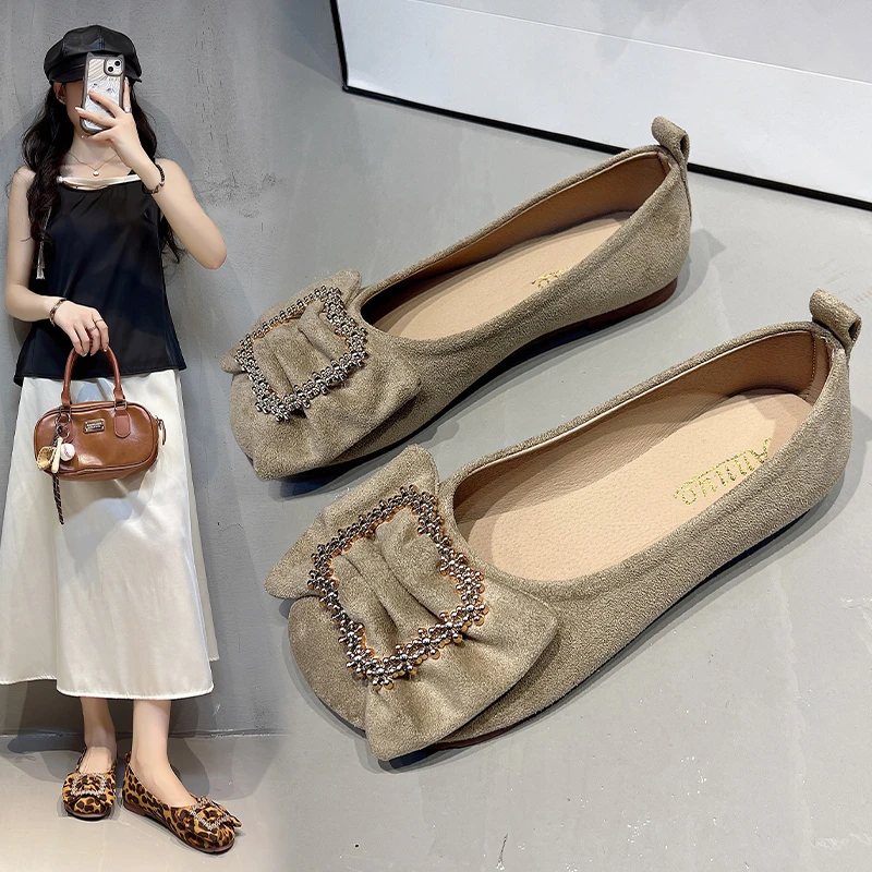 脚胖宽单鞋女前掌加宽显脚小大码女鞋41到43软底不累脚大脚骨鞋子