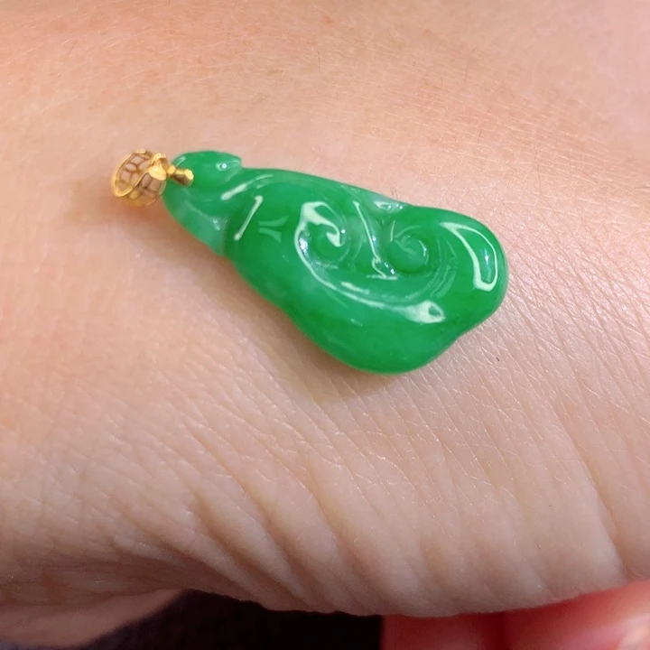 翡翠18K金镶嵌颈饰翡翠