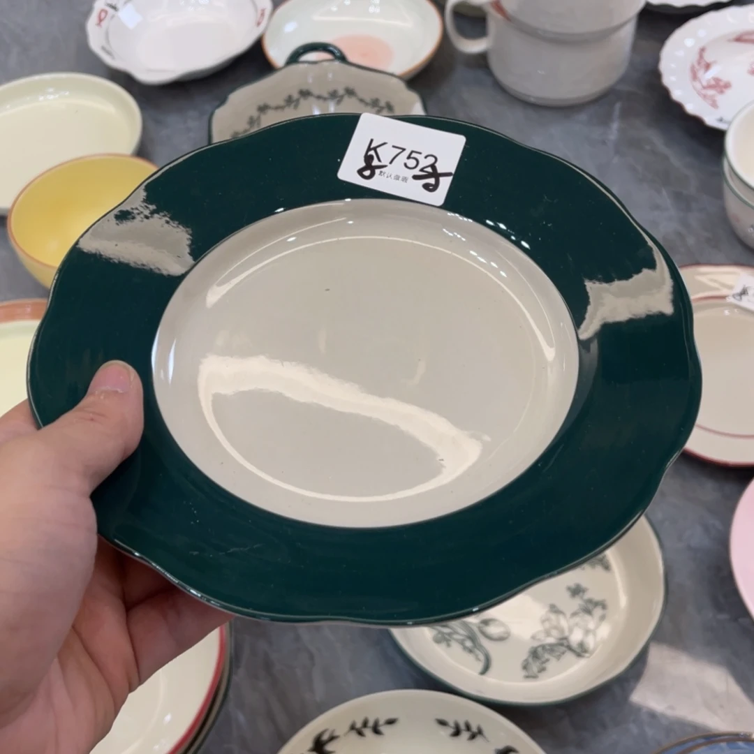 陶瓷微瑕餐具介意勿拍，满18飞！
