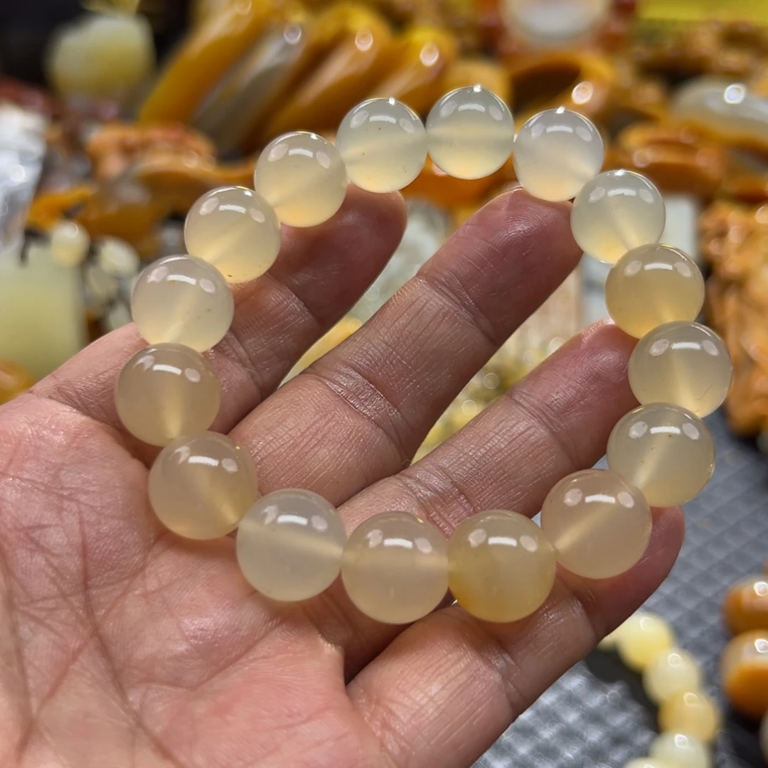 石英质玉未镶嵌颈饰