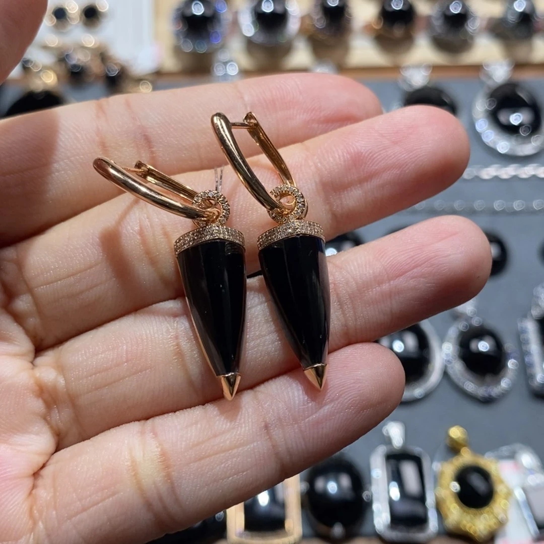 18K金镶嵌翡翠耳饰墨翠