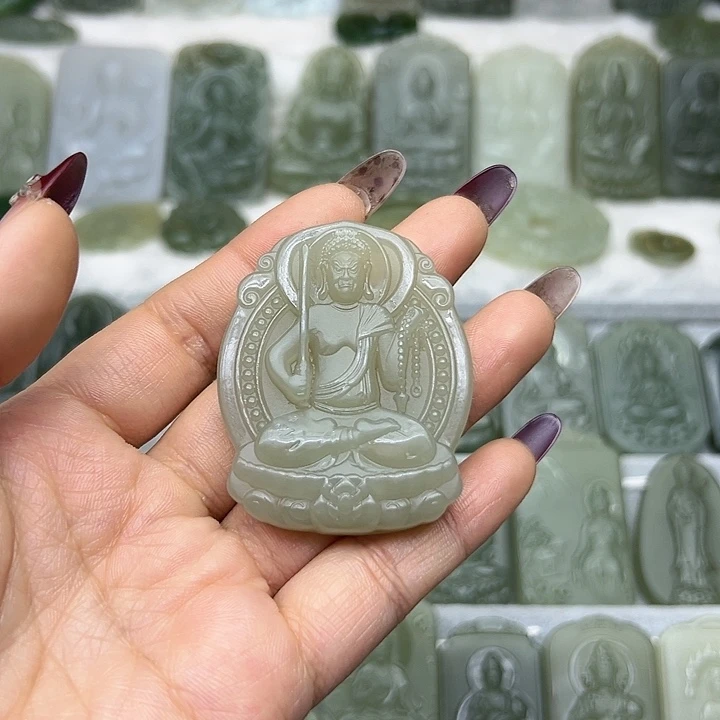 和田玉颈饰未镶嵌X**。