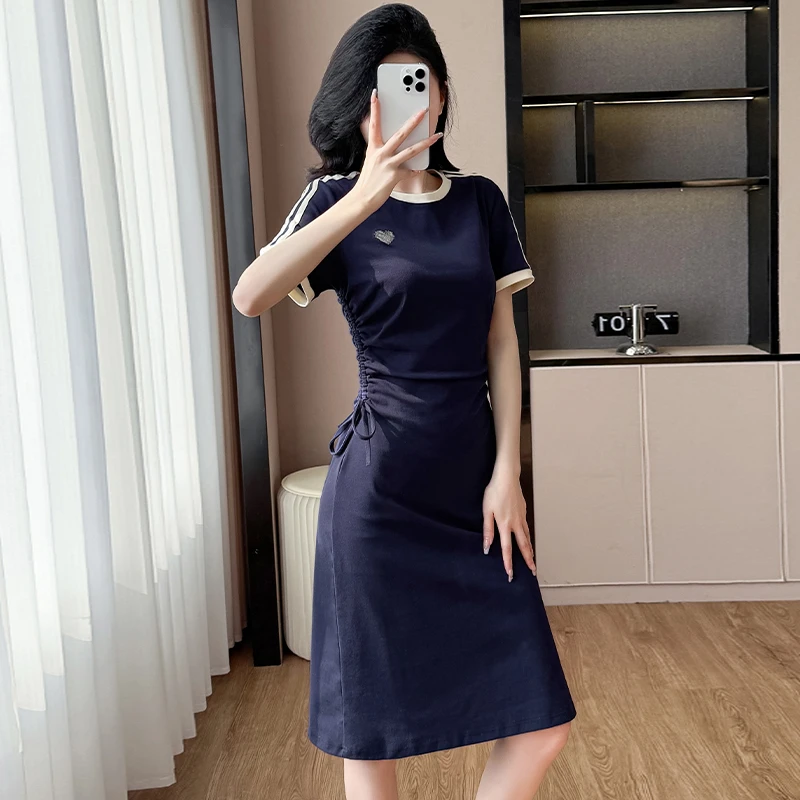 高品质辣妹风休闲风夏季裙子气质爱心小黑裙法式设计感连衣裙短袖