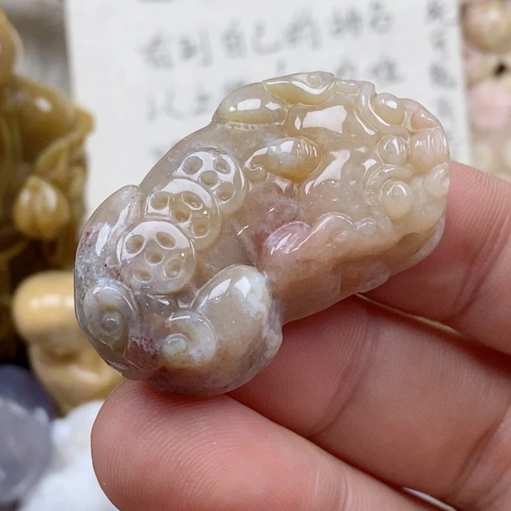 颈饰未镶嵌硅化珊瑚（珊瑚玉）不*