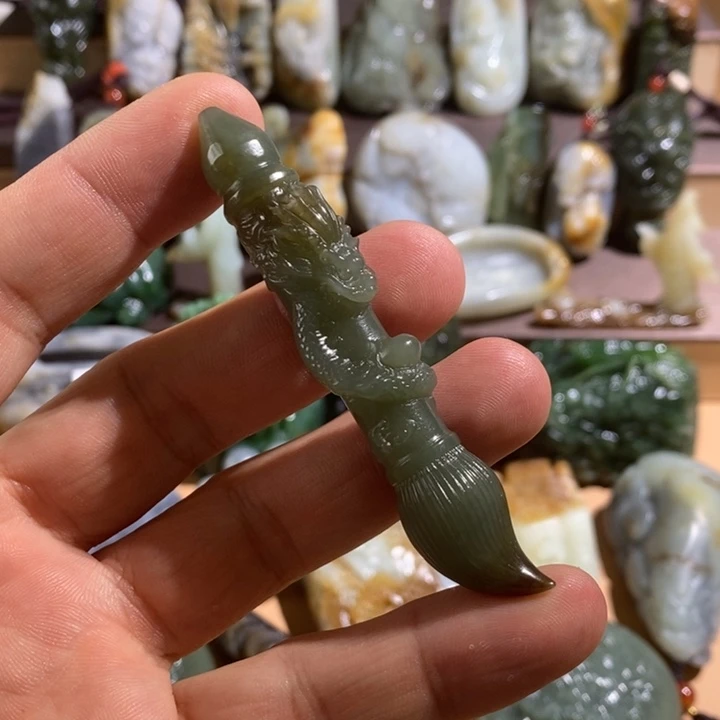 和田玉未镶嵌把件