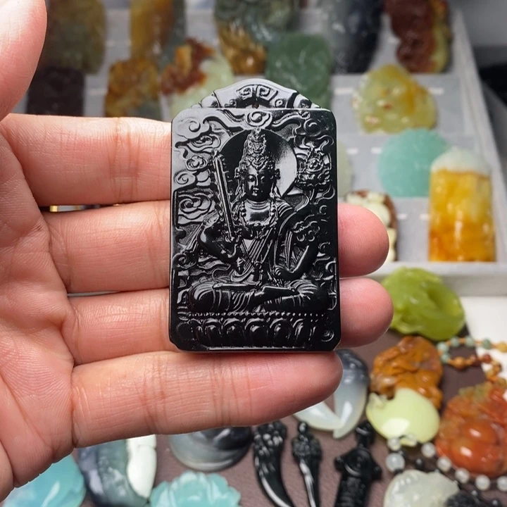 蛇纹石玉颈饰未镶嵌夏*荷